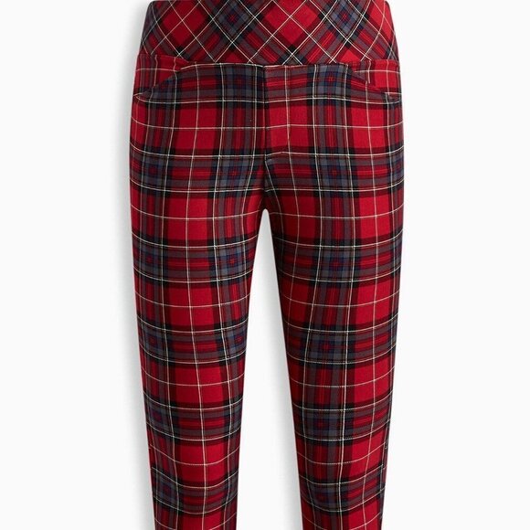 TORRID Pocket Pixie Skinny Studio Luxe Ponte High-Rise Pant - Picture 2 of 4